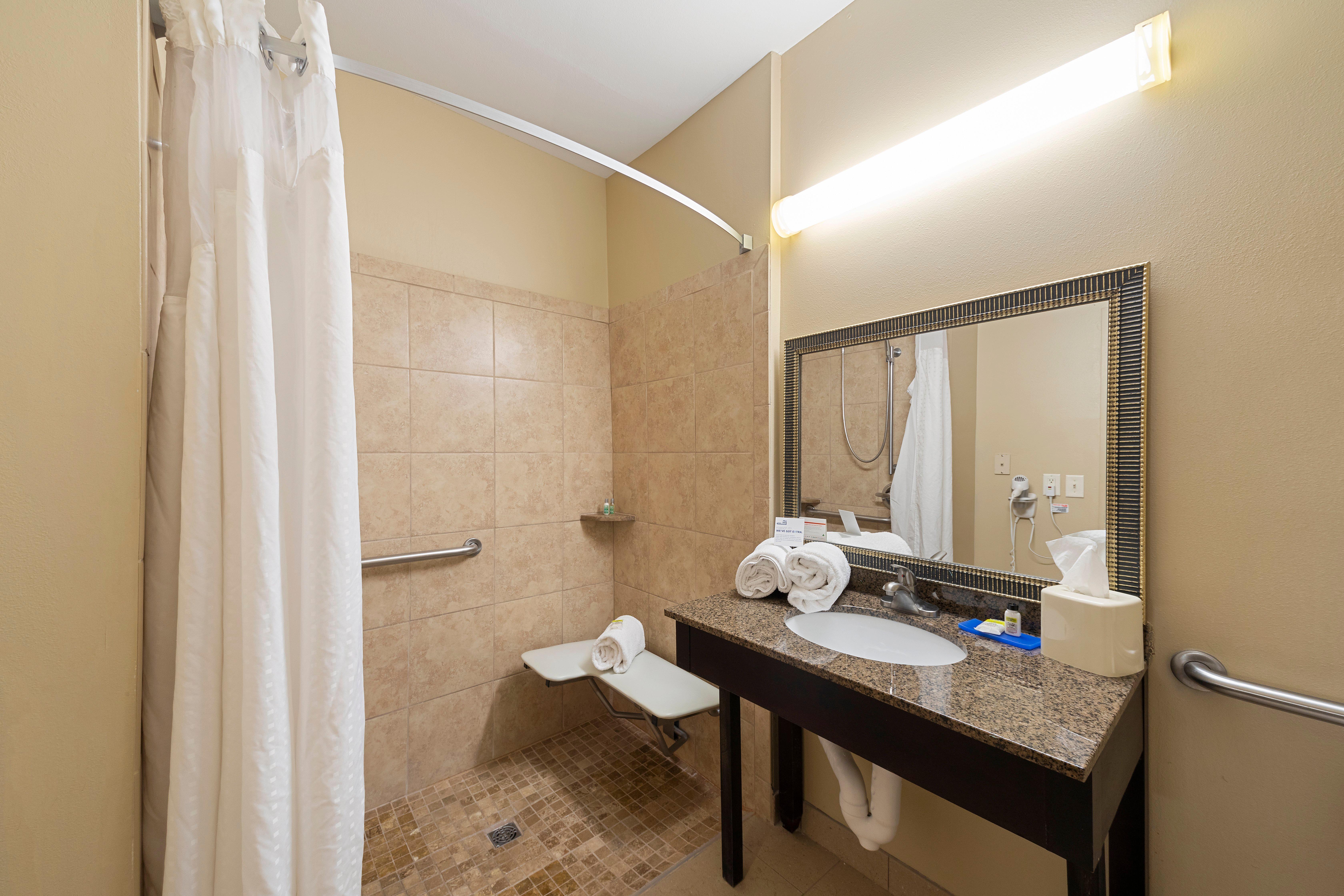 Holiday Inn Express Bloomington West By Ihg Exterior foto