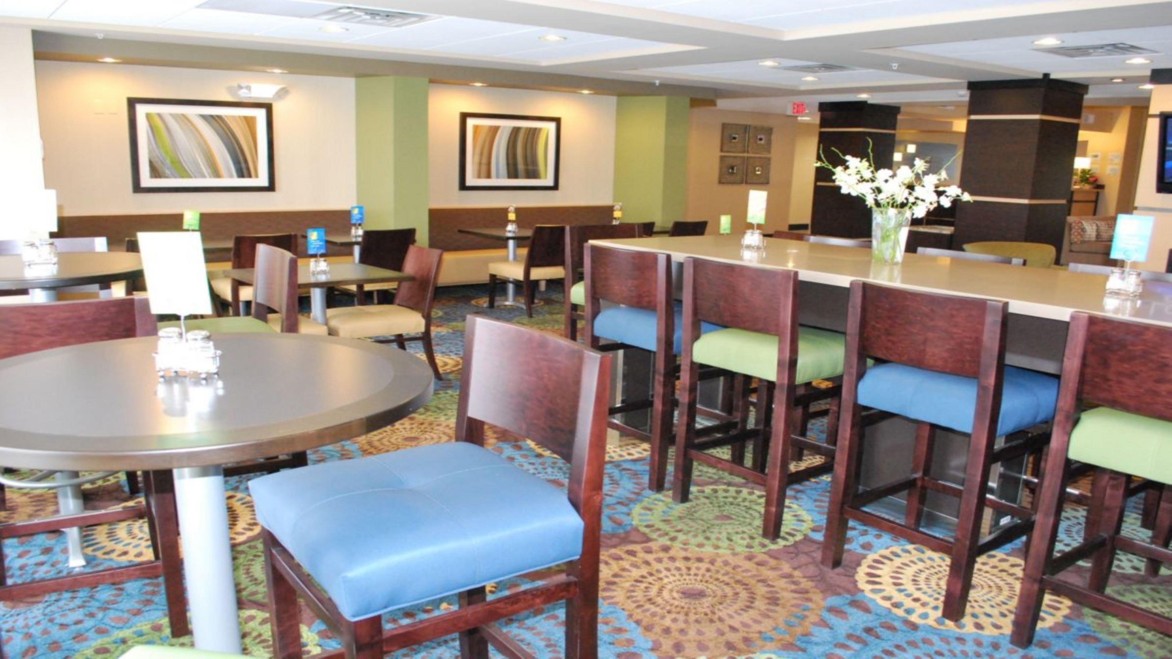 Holiday Inn Express Bloomington West By Ihg Exterior foto