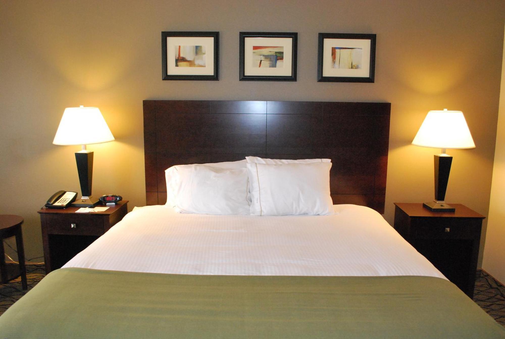 Holiday Inn Express Bloomington West By Ihg Exterior foto